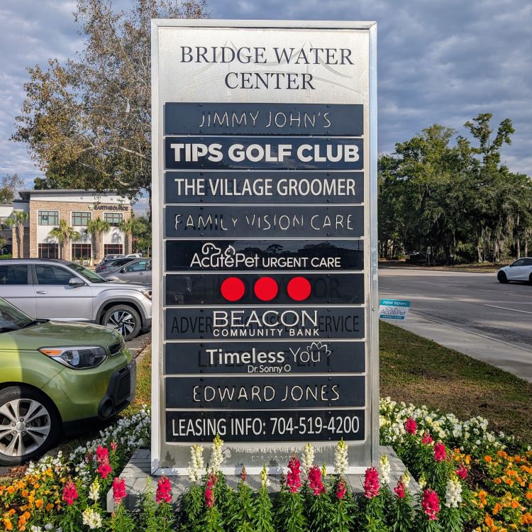 Bridge Water Center Pylon Signage - AcutePet Urgent Care, Mt. Pleasant, SC